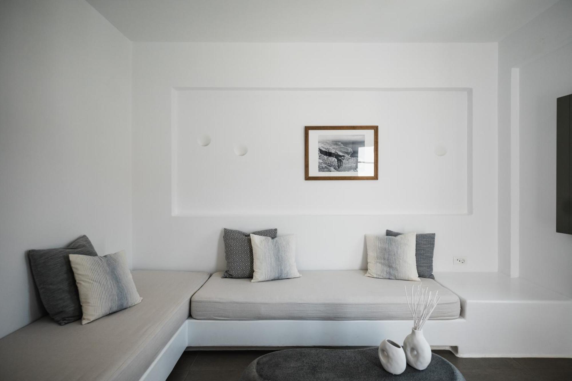 Amphitrite Suites Santorini Vóthon Extérieur photo